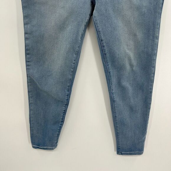 BETABRAND Light Wash Stretch Denim Pull On Skinny Jeans Size Small Petite - Picture 4 of 7